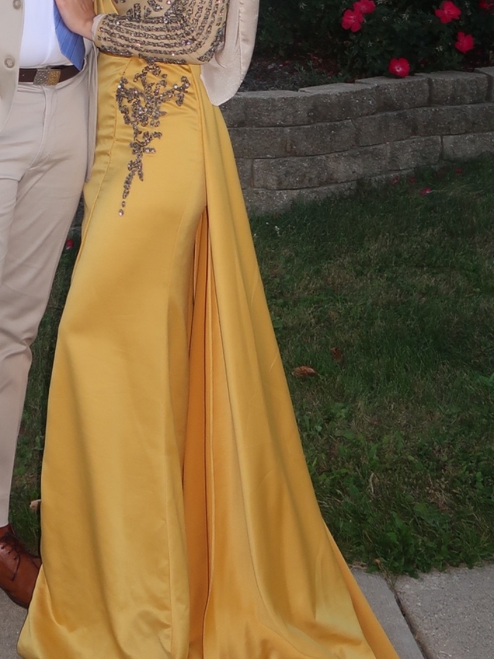 Dress - Picture 6 of 9